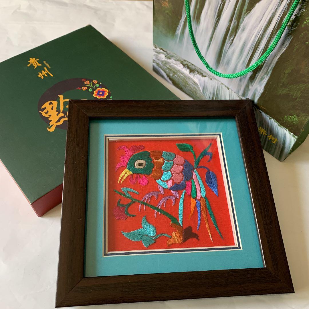 中華刺繍周芸品