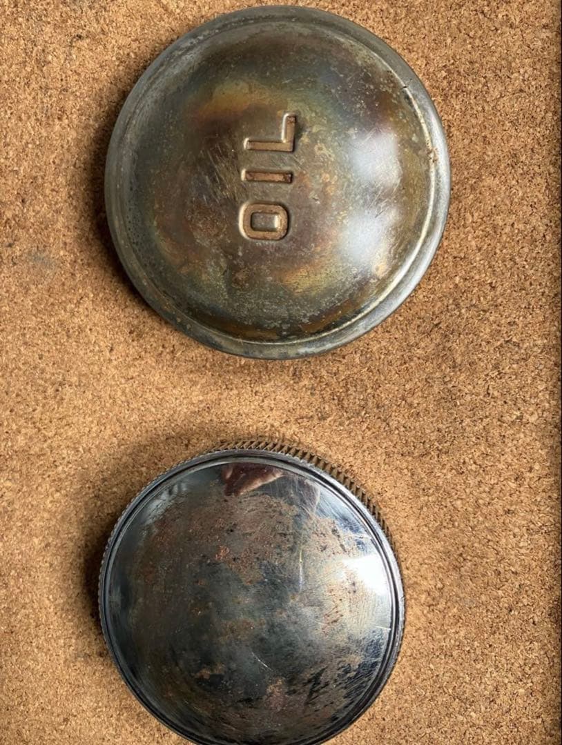 ハーレー　タンクキャップ　ビンテージ　分割タンク　ナックル　パン　サイドバルブ