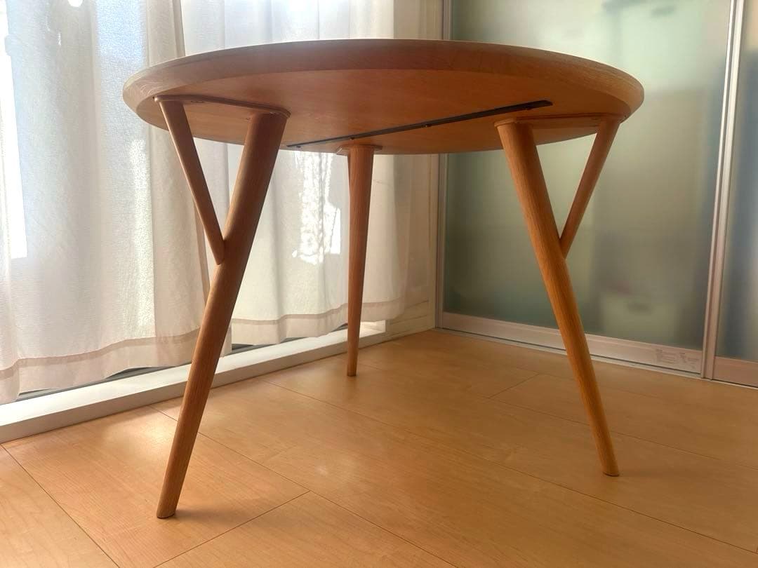 日進木工　Kタイプ　ナラ　 円形ダイニングテーブル　3本脚