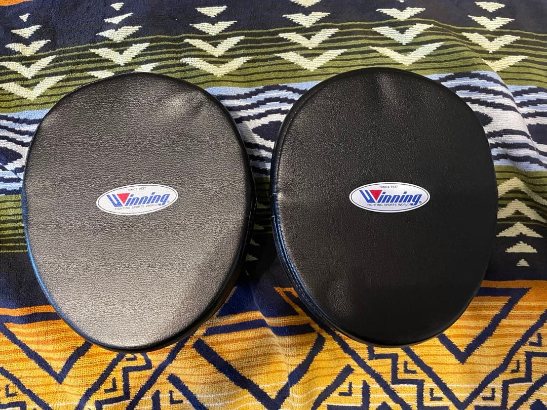 Winning 小判型　パンチングミット 黒