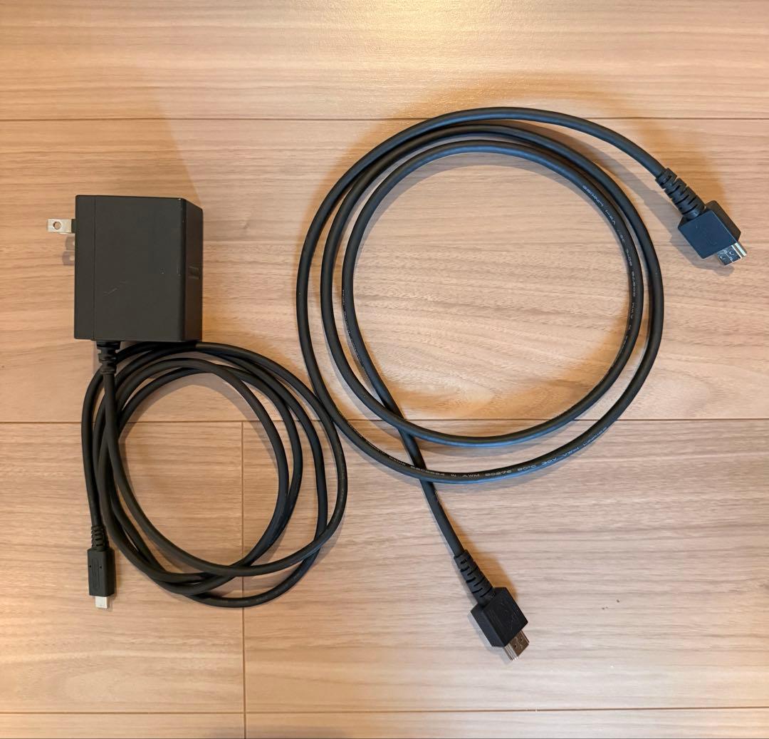 Nintendo Switch本体&ポーチ&Joy-Con&ハンドル2個