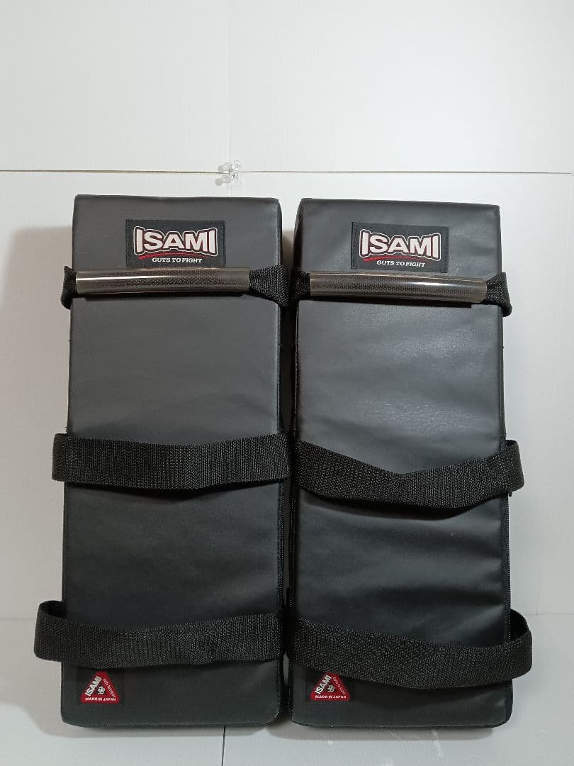 【美品】ISAMI イサミ キックボクシングミット ２個 まとめセット