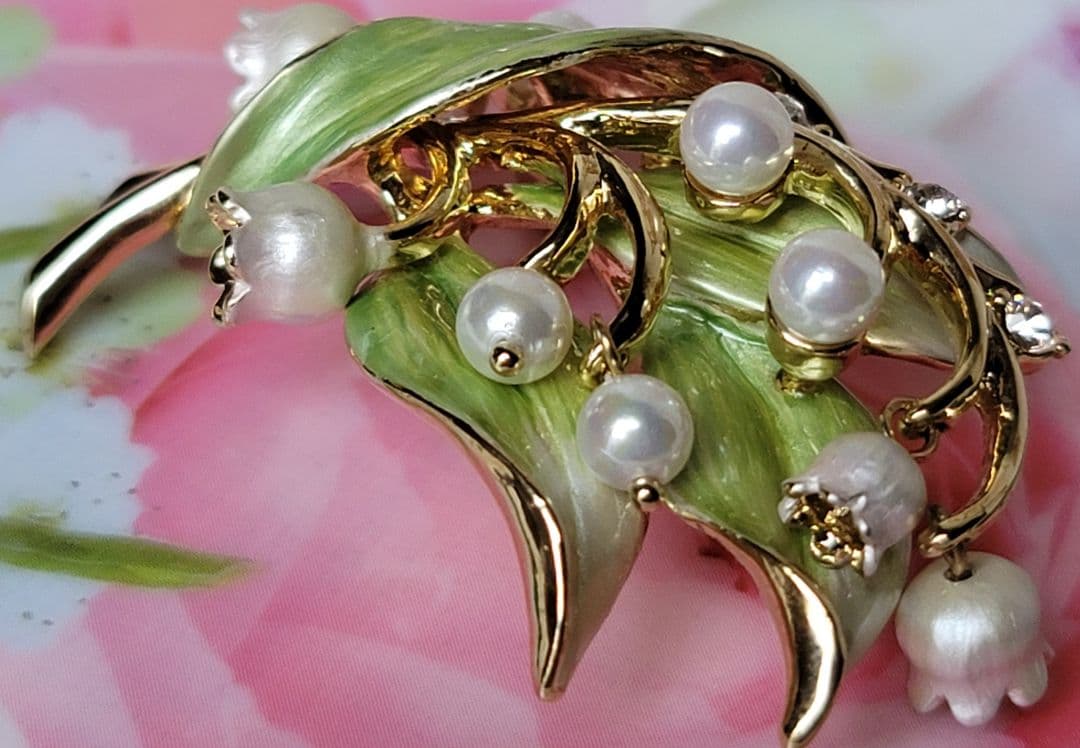 ヴァンドームブティック　 ブローチ　スズラン　すずらん　帯留め　代用