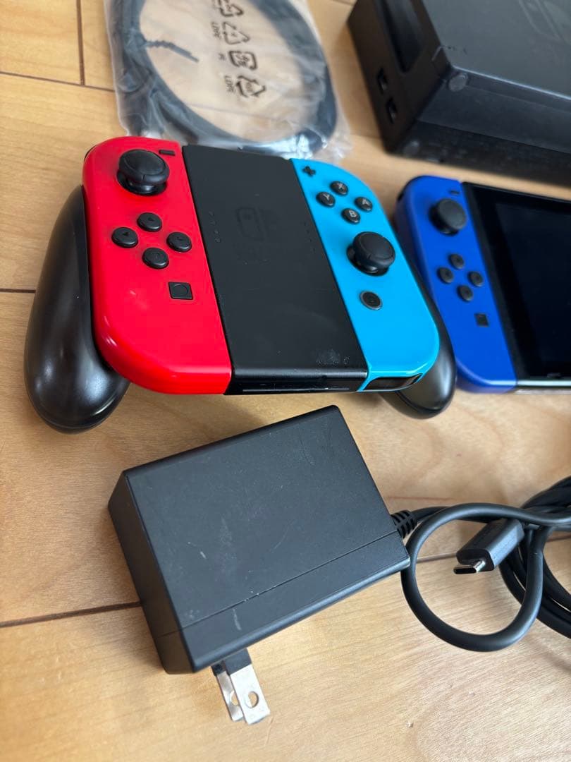 Switch本体&コントローラー四つセット