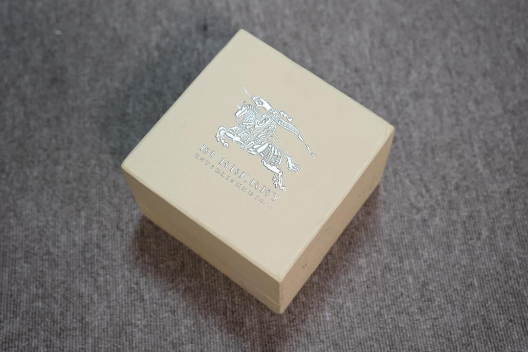 Burberry Sport グレー クロノグラフ 腕時計 （BU7713）