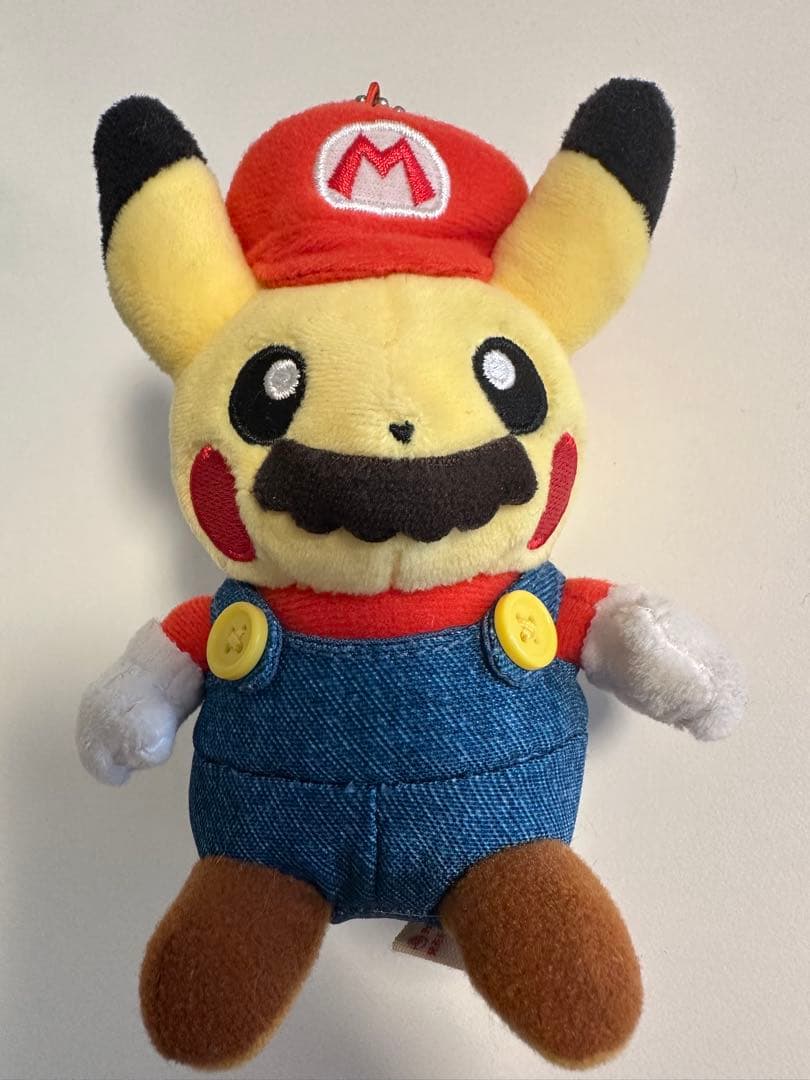 【美品】マリオピカチュウ キーホルダー