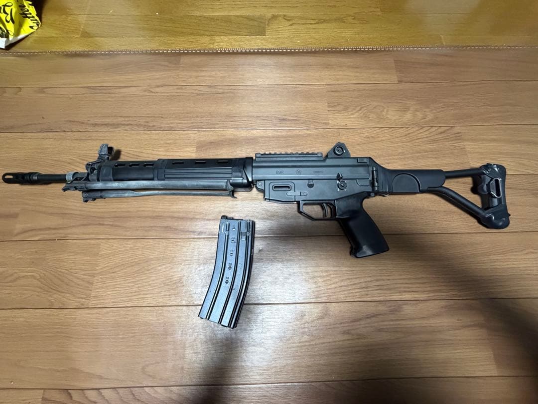 東京マルイ　ガスブローバック　89式小銃　折曲銃床　マガジン一本付き