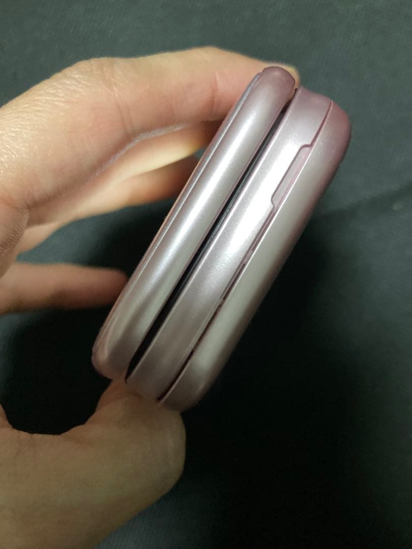 ピンク 防水携帯電話 本体 USBケーブル付き