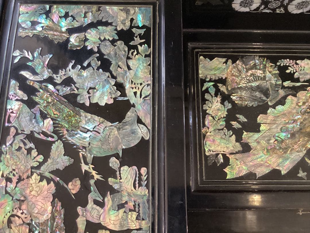 韓国伝統工芸　螺鈿細工漆塗り　青貝象嵌細工の黒木製収納家具　ヴィンテージ　希少品