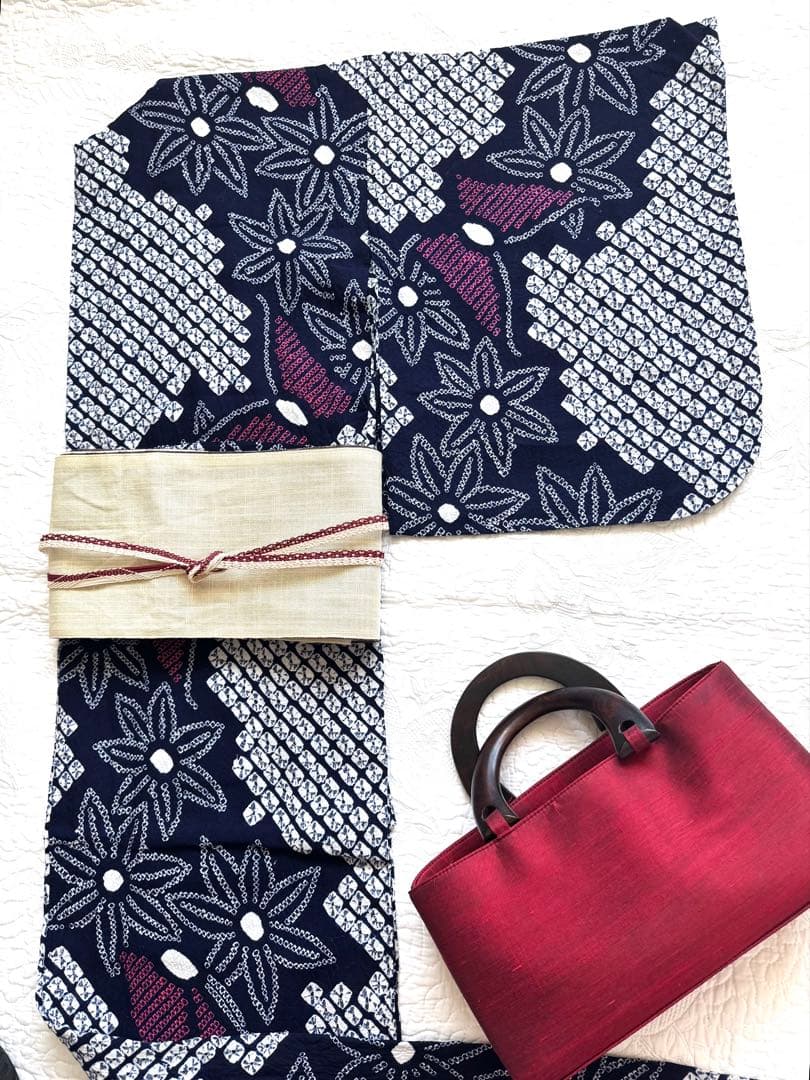 16時まで◆粋な大人の浴衣 ◆ 有松絞り 舞蝶文 仕立の大変上質な逸品 晩夏