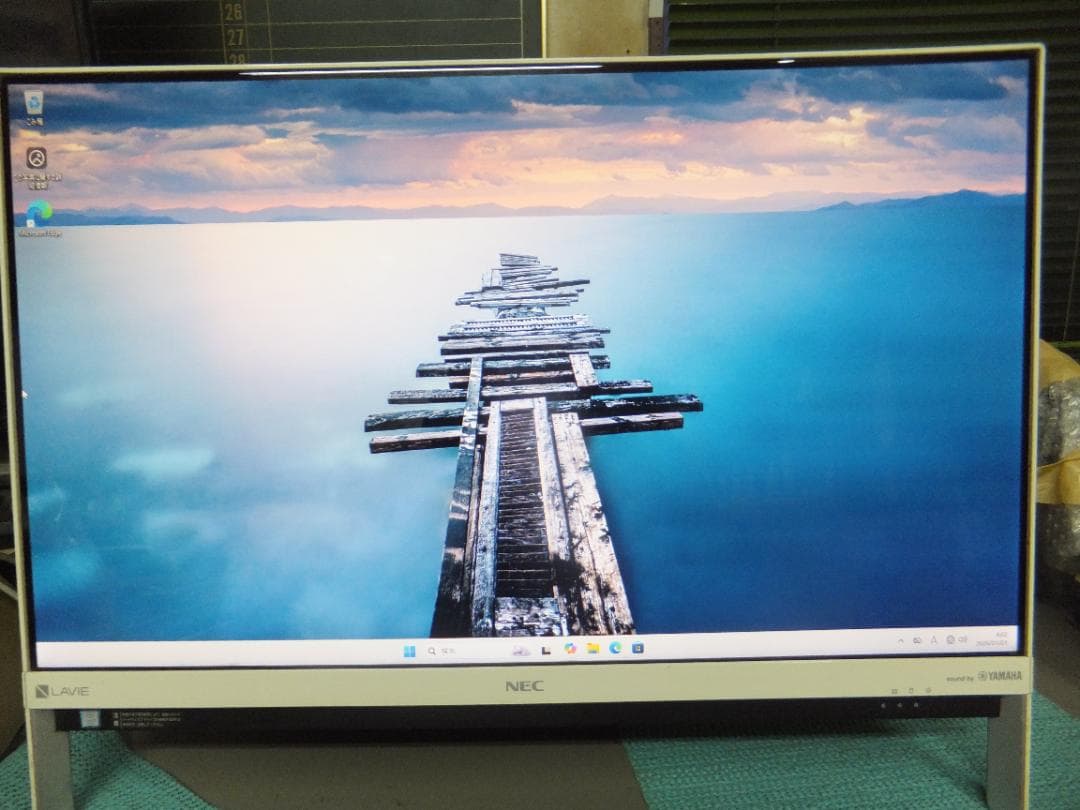 (1647) 秒速起動新品SSD254G NEC一体GD242 i3 8G