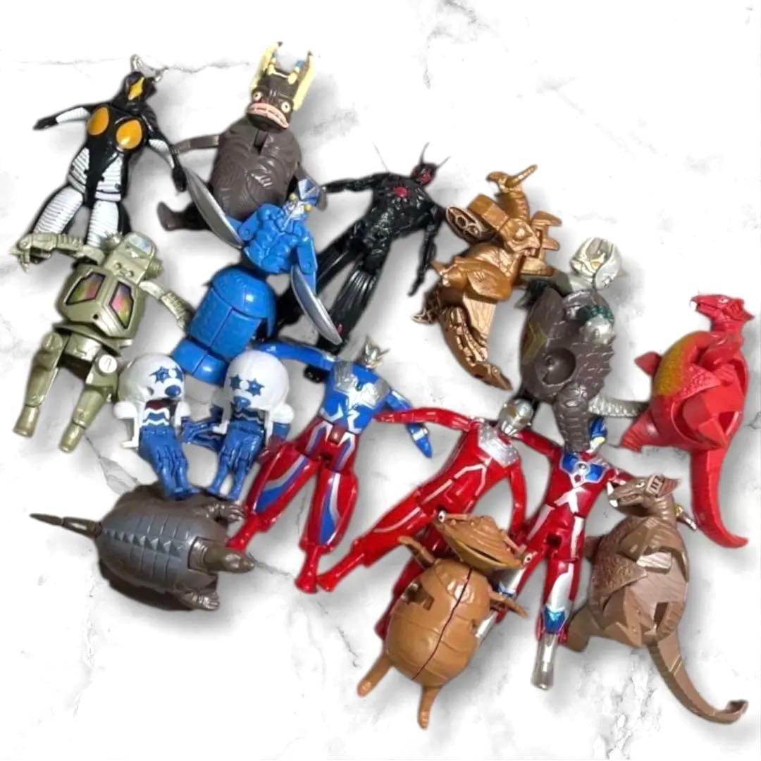 【超レア】ウルトラエッグ 15体　バトルアタッシュケース 説明書　ウルトラマン