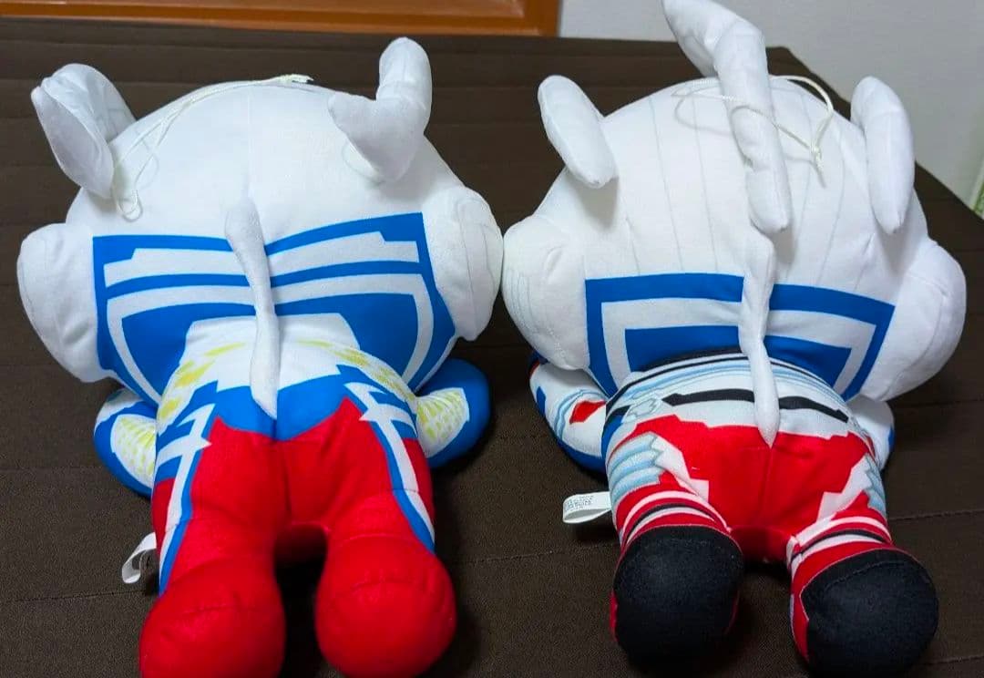 ウルトラマンゼロ　ウルトラマンゼット　寝そべりぬいぐるみセット