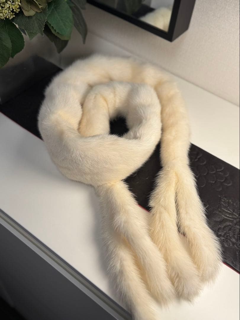 【DSQUARED2】ラビットファー マフラー／リアルファー／オフホワイト 美品