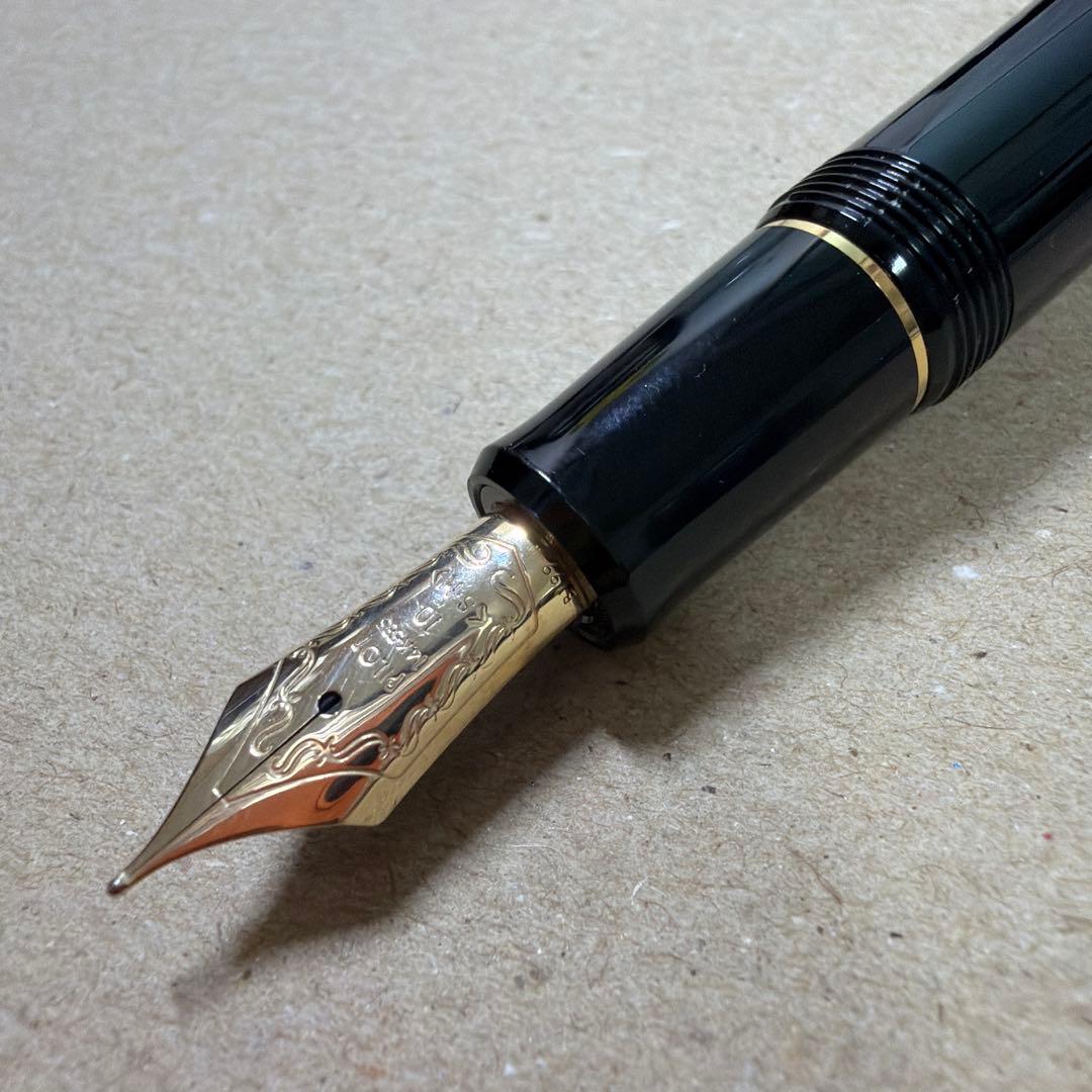 新品 PILOT パイロット Custom カスタム 742 万年筆 SM 黒