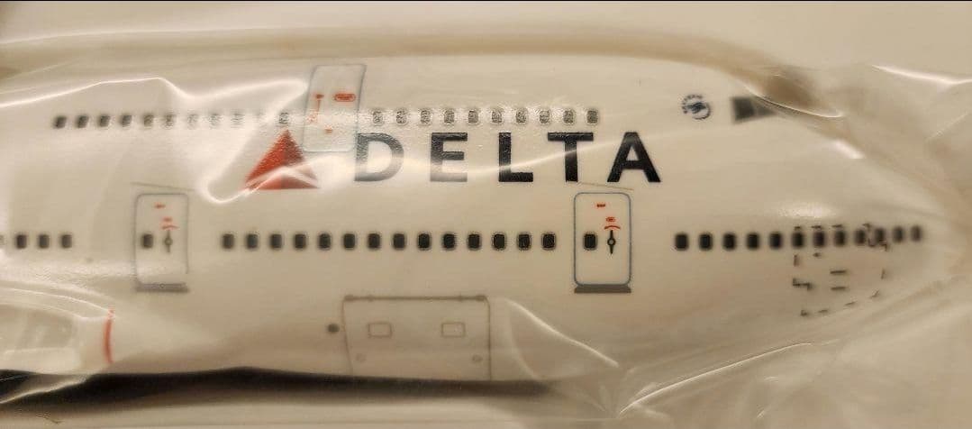 DELTA（デルタ） B747-400 1/200 モデルプレーン