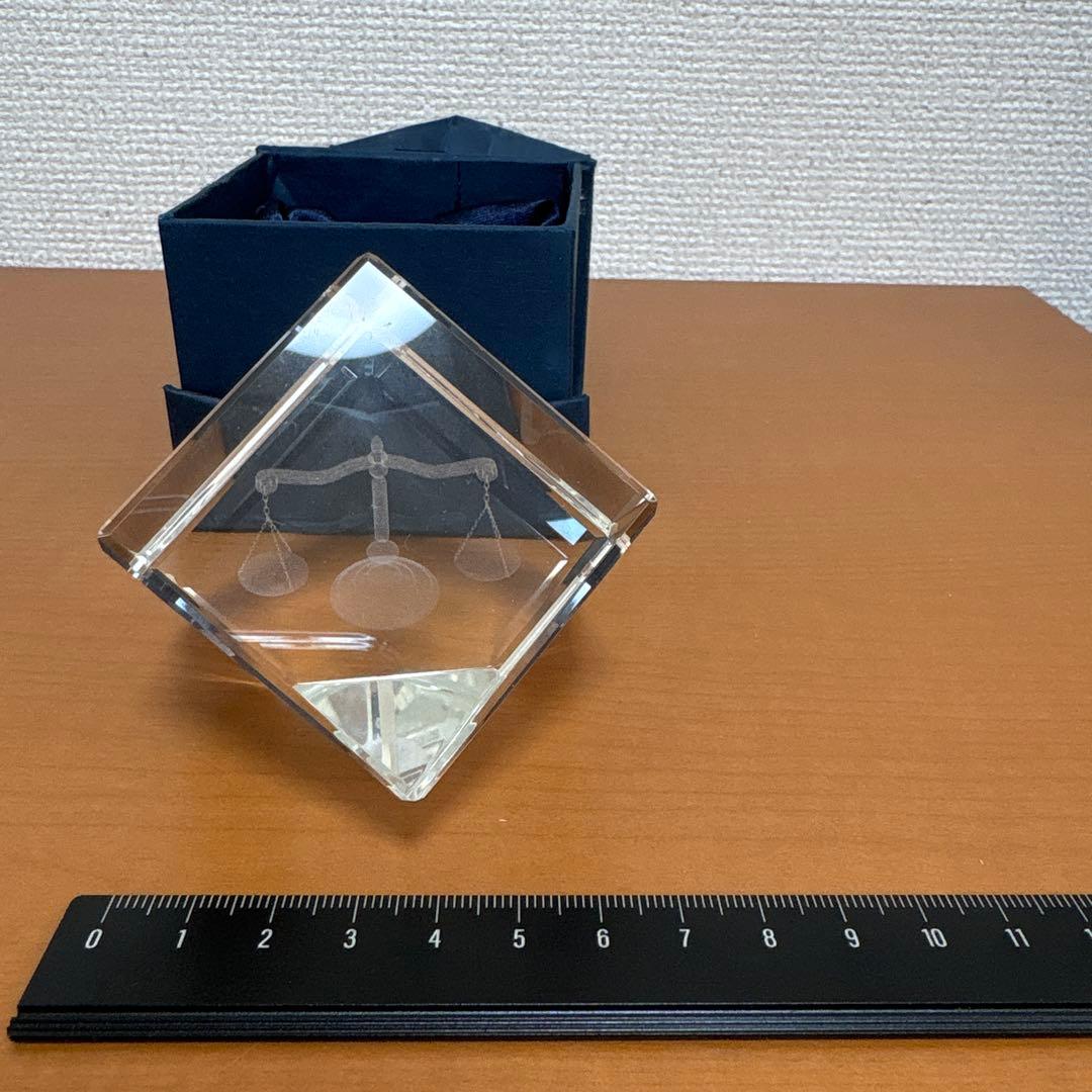 天秤デザイン クリスタルオブジェ 箱付き
