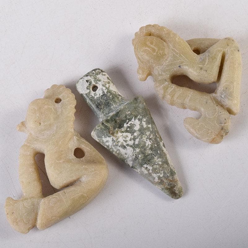 中国　玉石彫刻　根付　玉器　玉珮　装飾品　66点まとめて　M　R8503