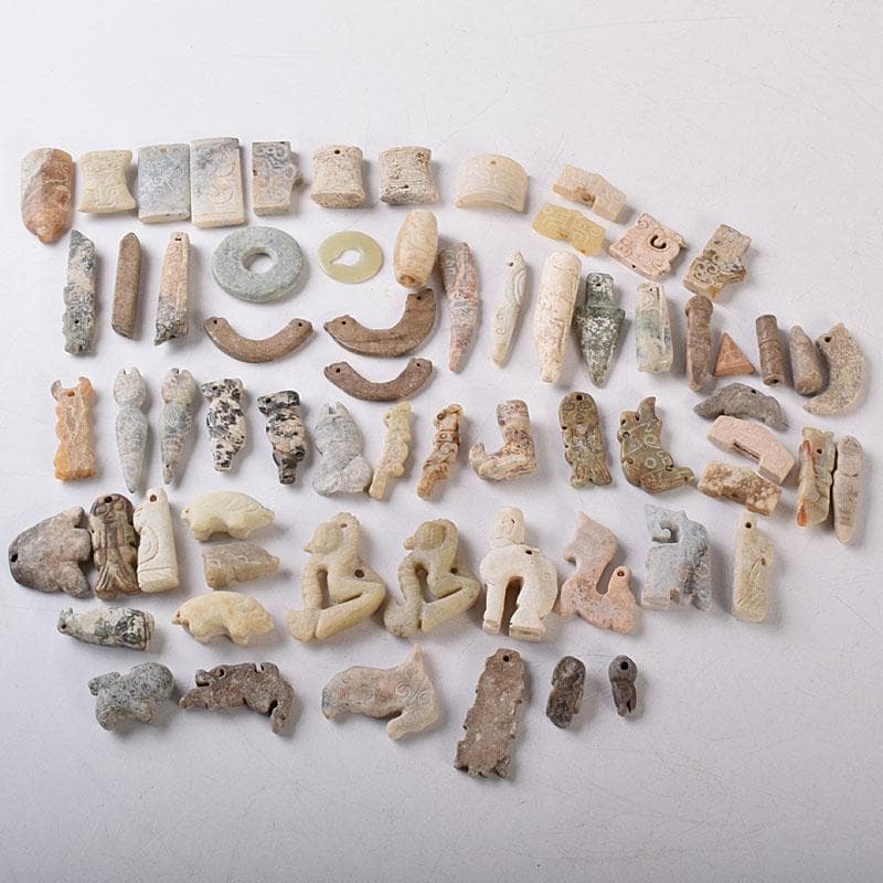 中国　玉石彫刻　根付　玉器　玉珮　装飾品　66点まとめて　M　R8503