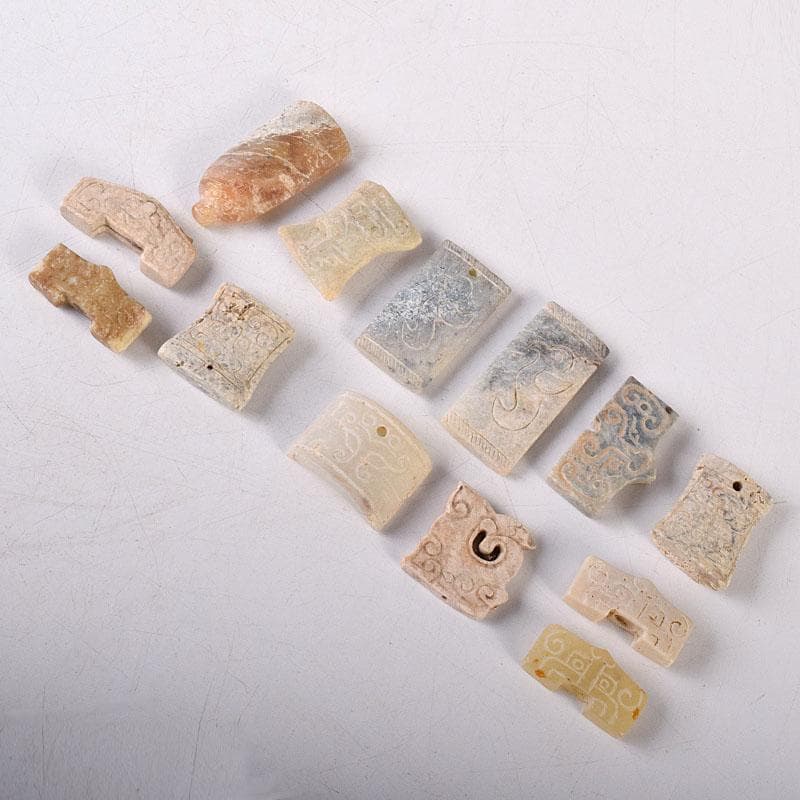 中国　玉石彫刻　根付　玉器　玉珮　装飾品　66点まとめて　M　R8503