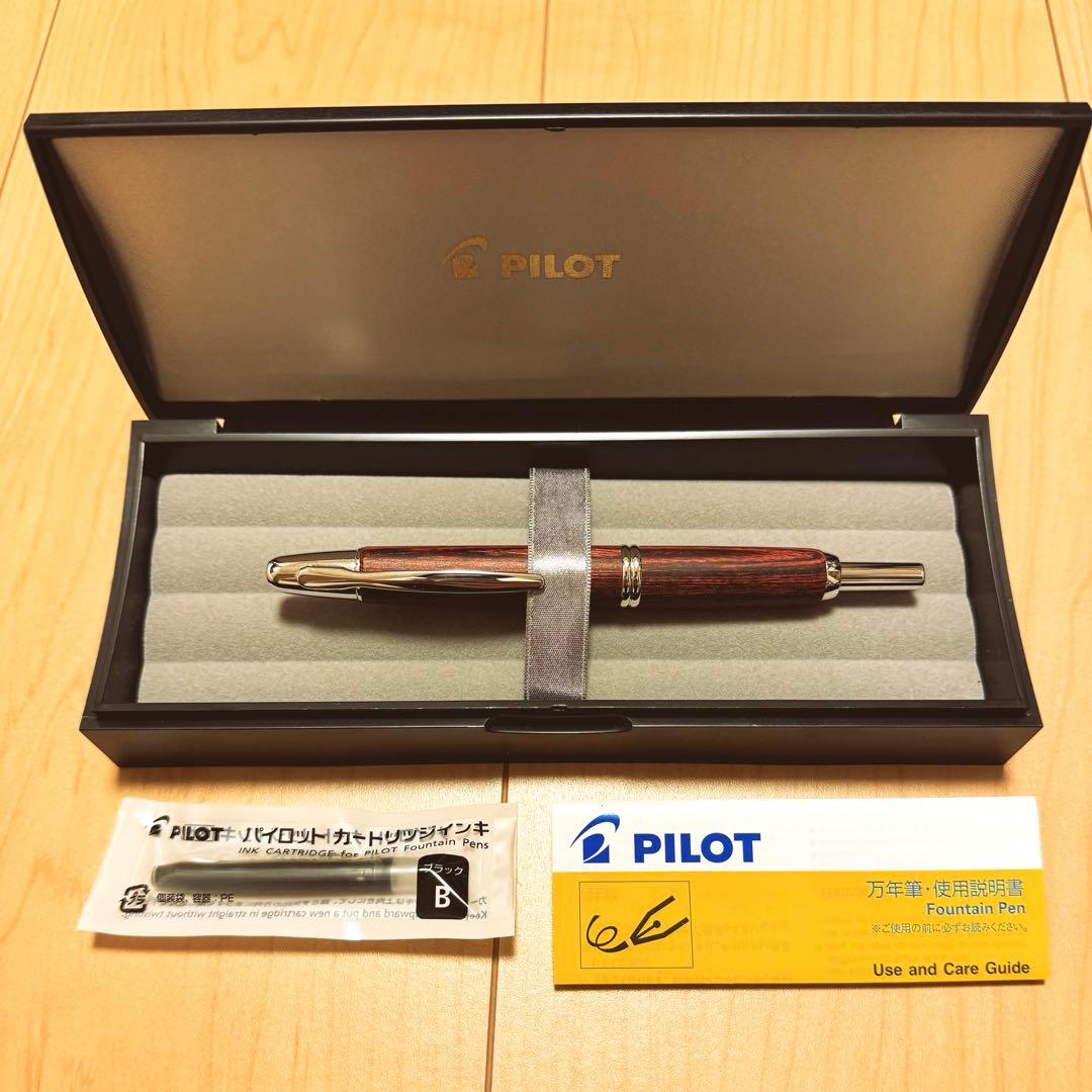 PILOT CAPLESS キャップレス　木軸　ディープレッド　中字M