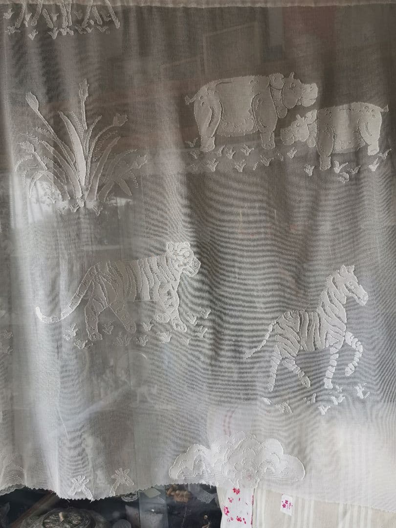 アンティーク マドラスレース サファリ 動物の楽園 カーテンパネル アイボリー