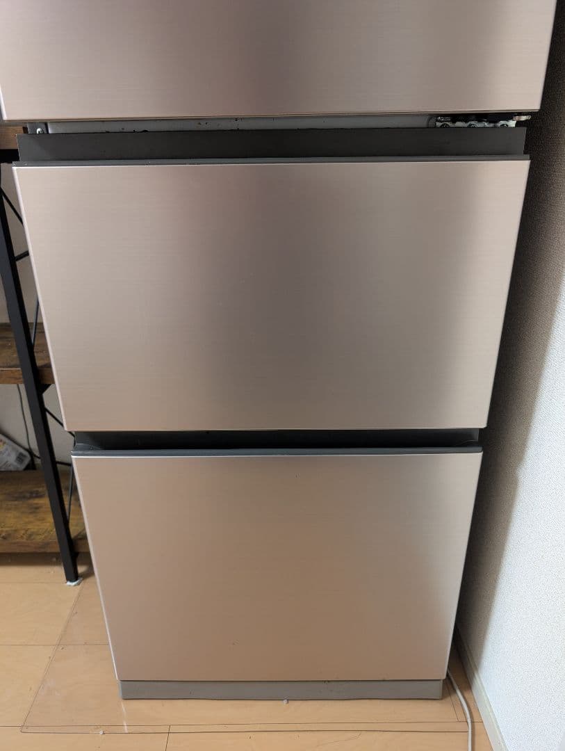 日立 美品　冷凍庫 R-V32RV 327L 2022年製