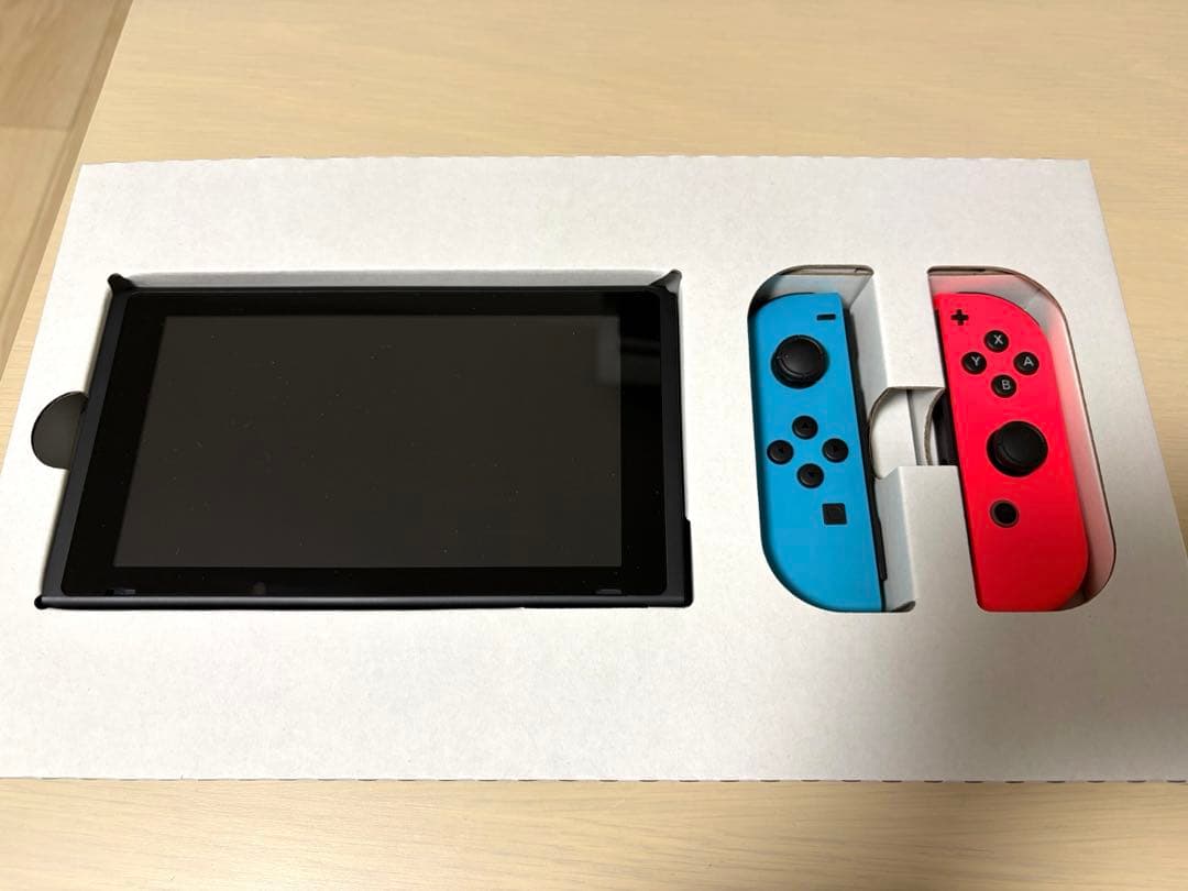 Nintendo Switch ネオンブルー・ネオンレッド