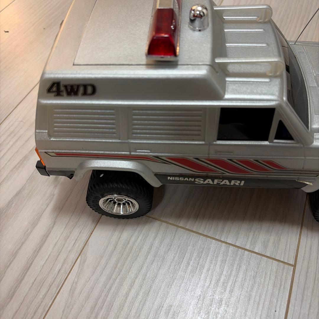 西部警察 NISSAN SAFARI 4WD ニッサンサファリラジコン