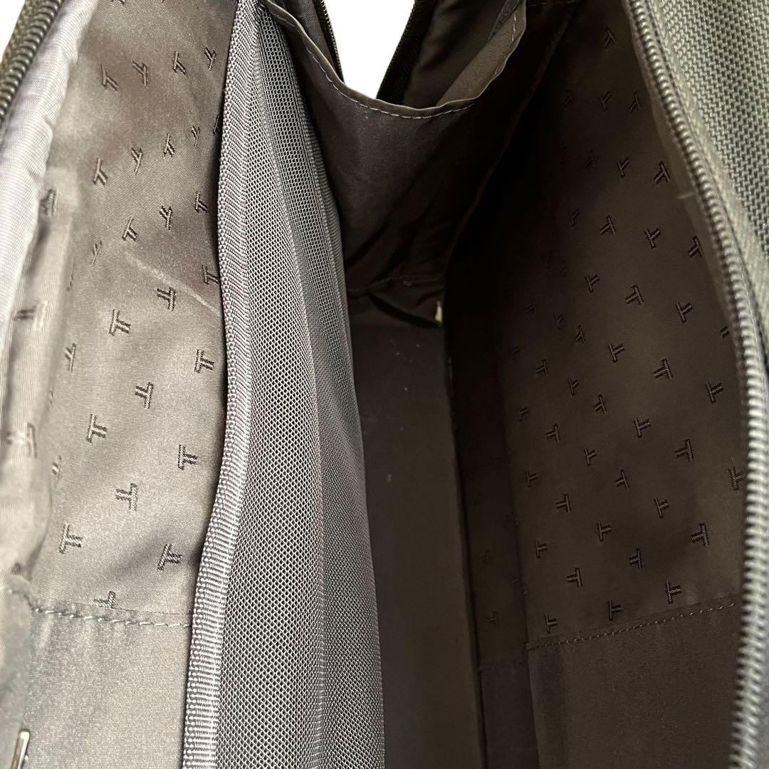 TUMI キャリーケース 黒 スーツケース 3層 出張 出張 大容量 キャスター