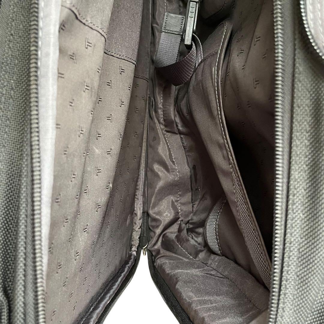 TUMI キャリーケース 黒 スーツケース 3層 出張 出張 大容量 キャスター