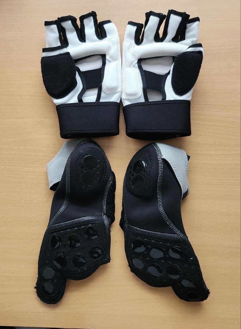 LAVAロゴ入りバーネス用グローブ&シューズMサイズ