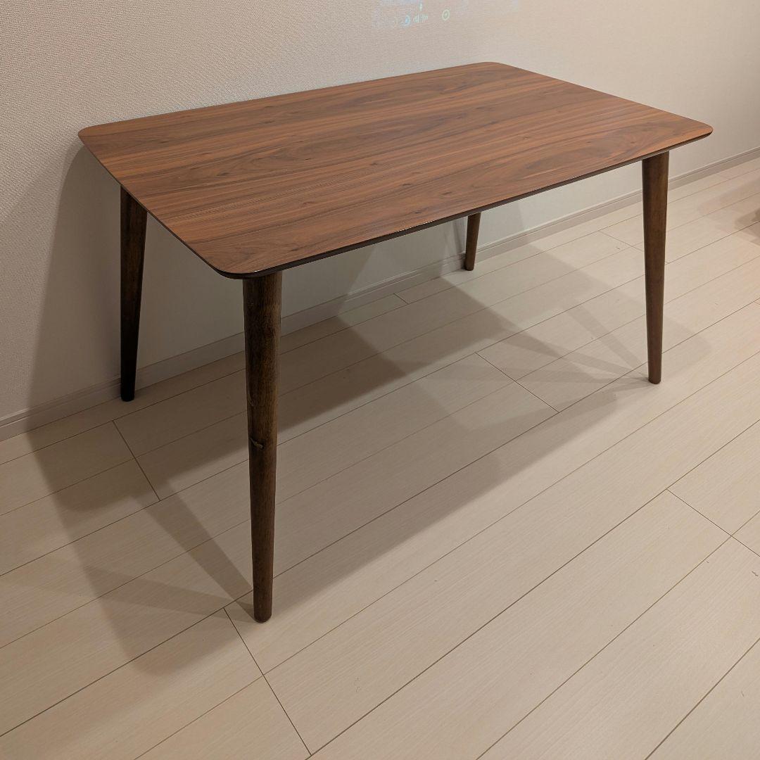 ウッド調ダイニングテーブル