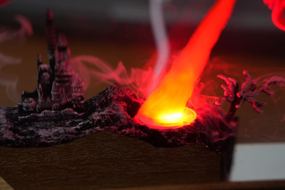 【迫力満点】ドラゴンの息吹 炎の城 レジンランプ 中世ファンタジー 騎士 冒険