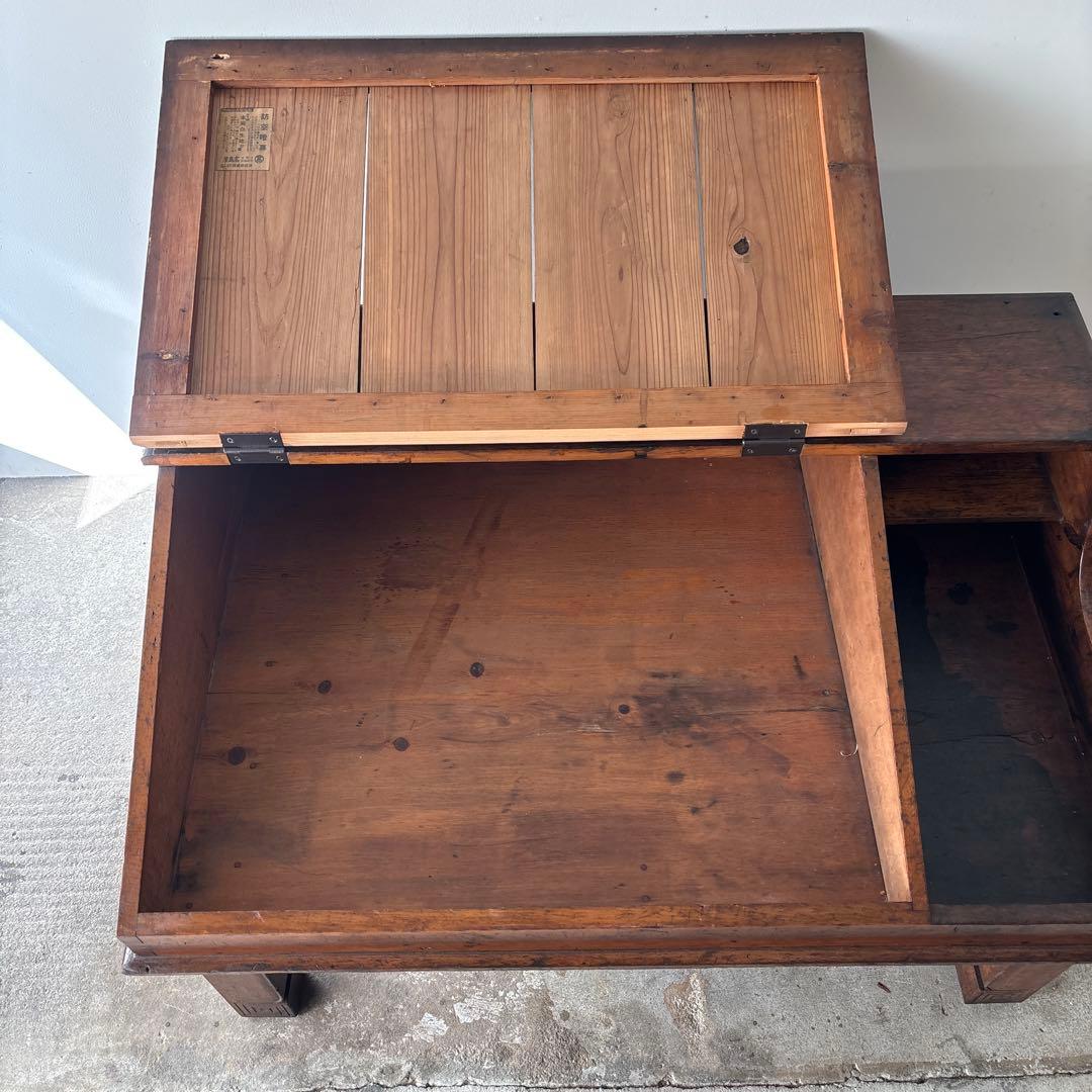 帳場机　古い引き出しと収納付きのテーブル　展示台　ライティングビューロー