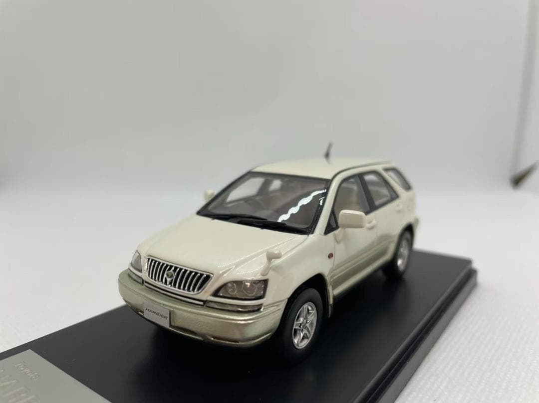 402-635 Hi-Story 1/43 トヨタ HARRIER ホワイト