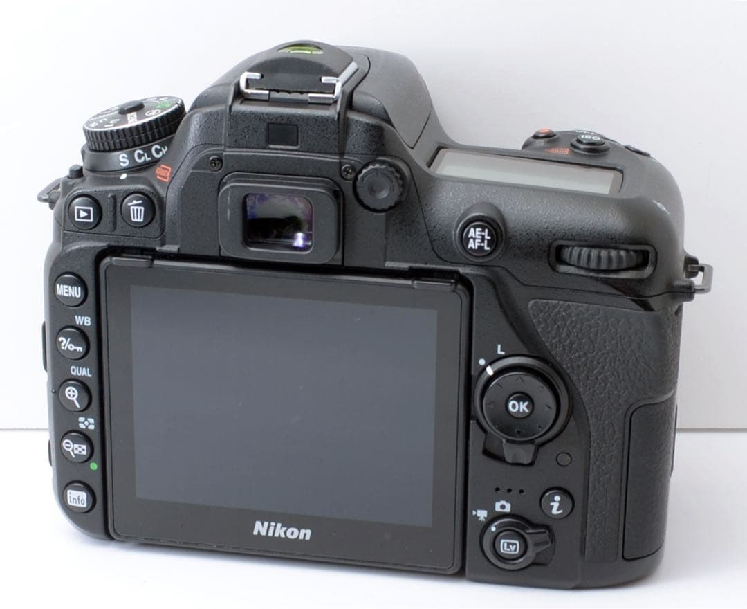 カメラ美品！Nikon D7500★超望遠付き★大人気★すぐ使えるセット