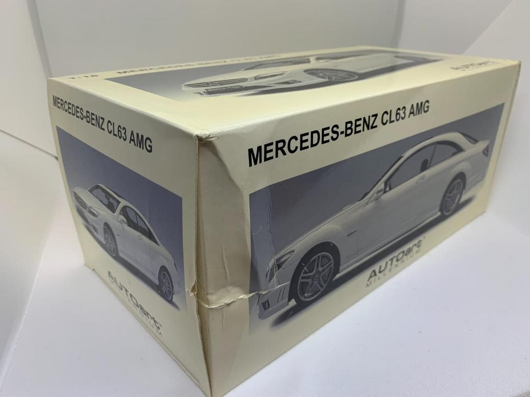 Aa 1/18 メルセデスベンツ CL63 AMG White