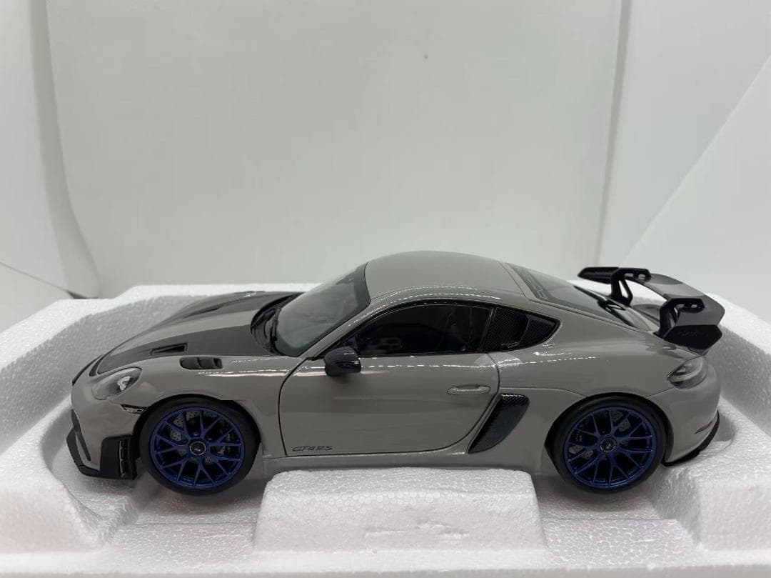 304-051 ノレブ 1/18 ポルシェ Cayman GT4 RS 2023