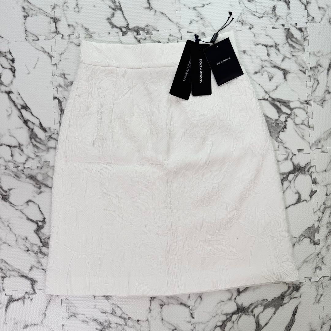 【新品タグ付き】ドルチェ＆ガッパーナ　フラワージャガードタイトスカート　ホワイト