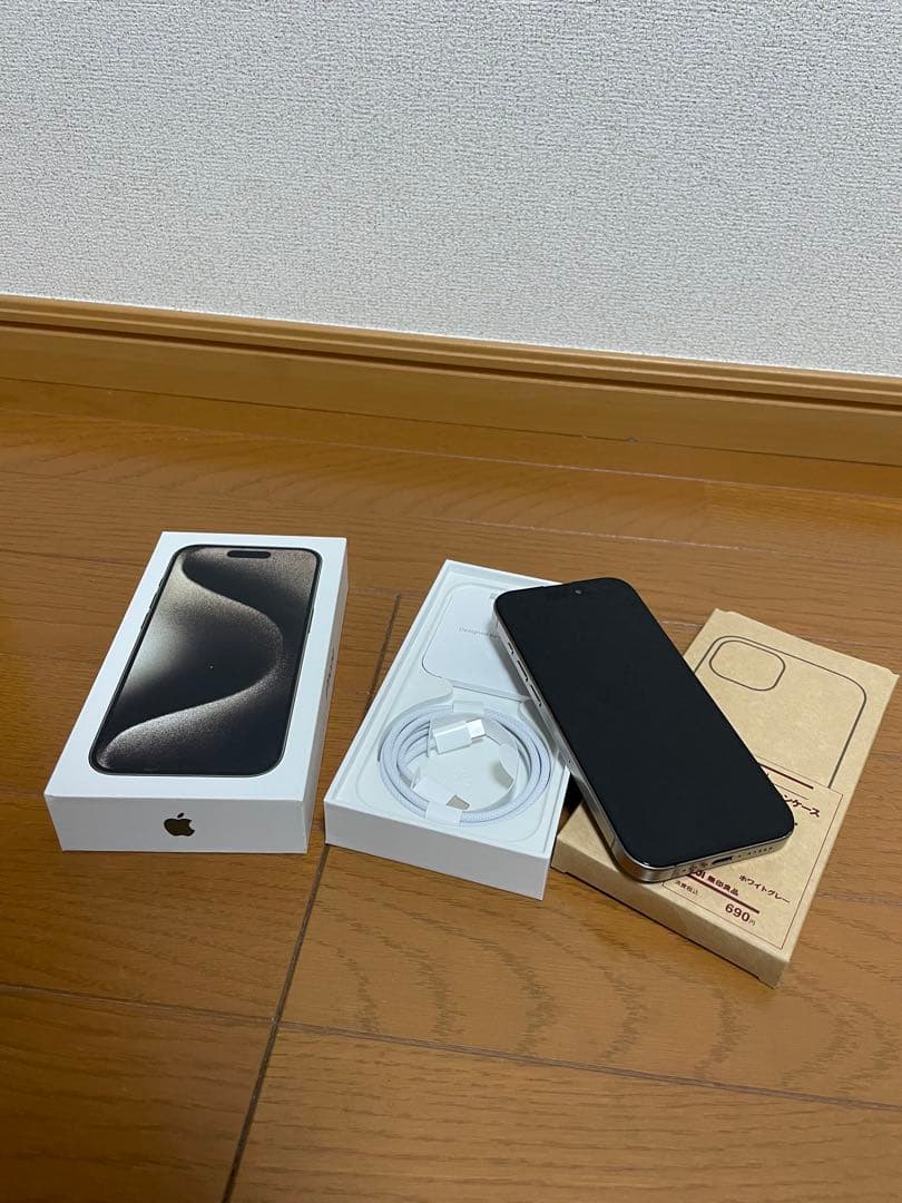 Apple iPhone 15 Pro ナチュラルチタニウムSIMフリー