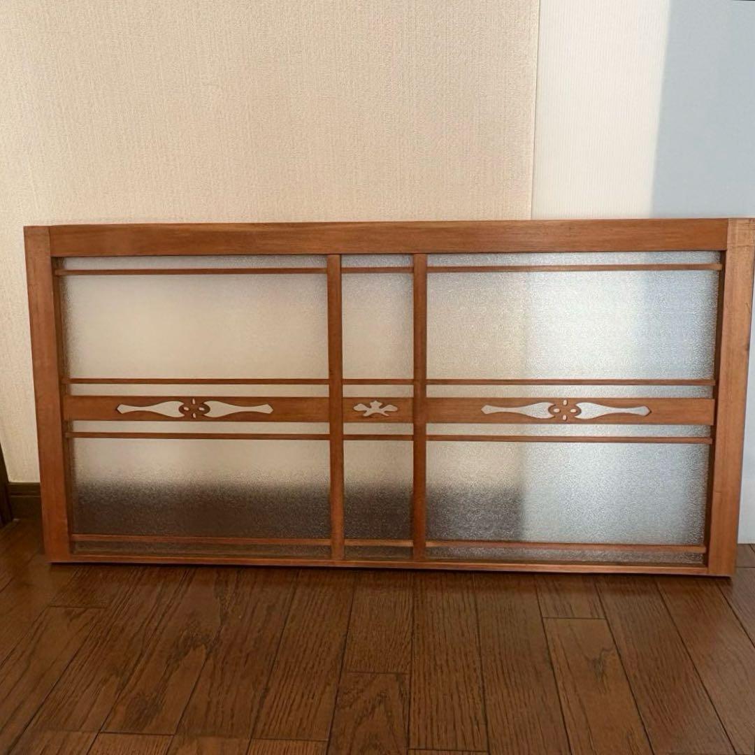 昭和板型ガラス　木枠付き　透かし彫り パーテーションの部品　間仕切り　衝立