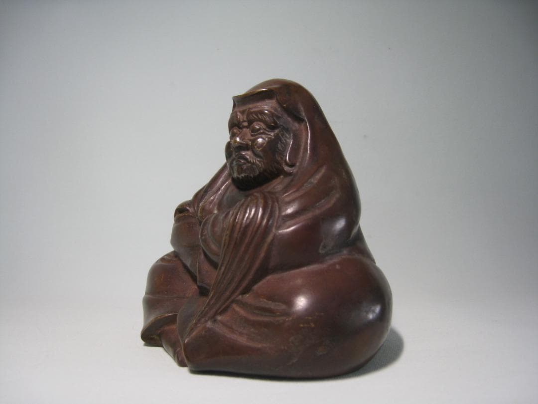 銅製　　達磨像　　払子を手にした達磨