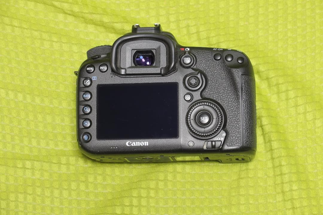 Canon EOS 7D Mark II ボディ