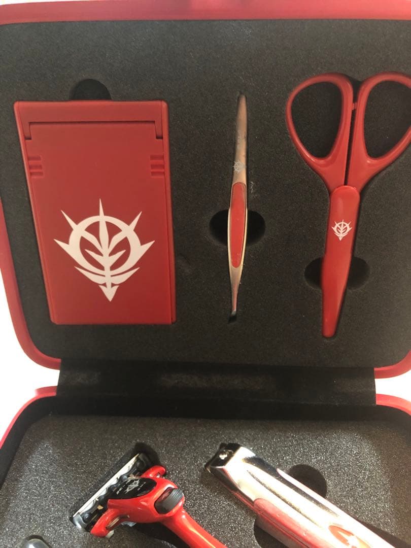 【非売品】ガンダム『シャア専用』グルーミングキット