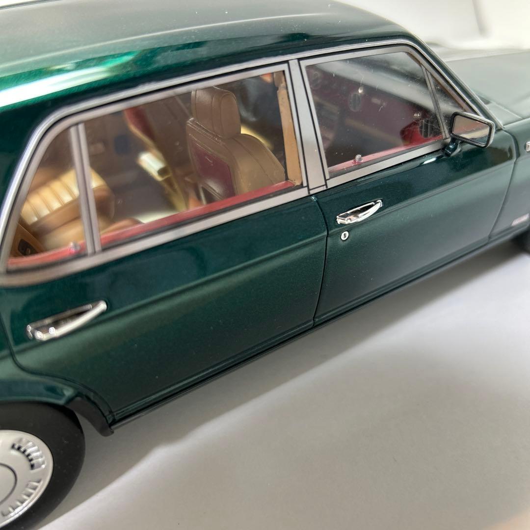 1/18 GTS ベントレーダーボー（ホォレストグリーン）