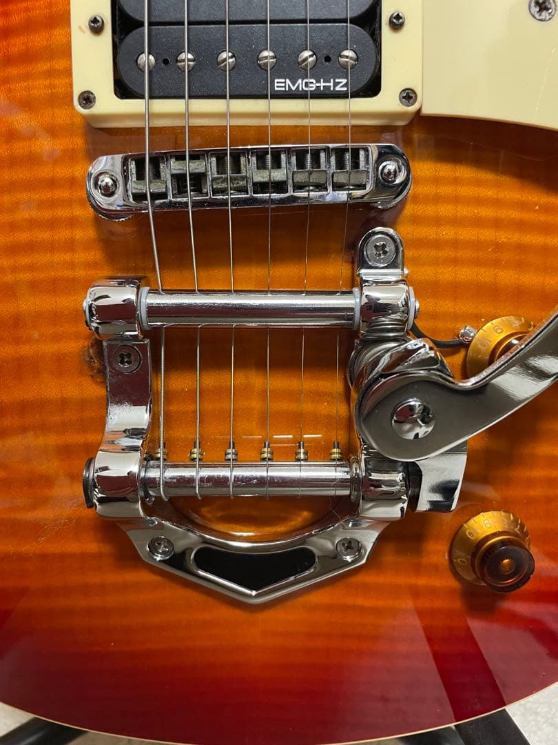 再再値下げバッカス　レスポールタイプ　EMG-HZ トレモロユニット搭載