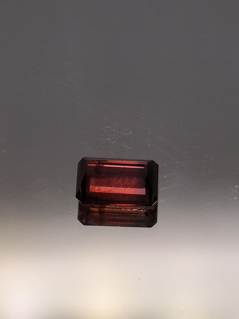 し*つ様 レアカラー　バイカラーサファイア　0.49ct　エメラルドカット