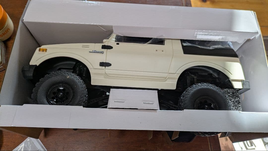 MPL SUZUKI Jimny 1/10 ホワイトモデル幌黒バンパOFセット