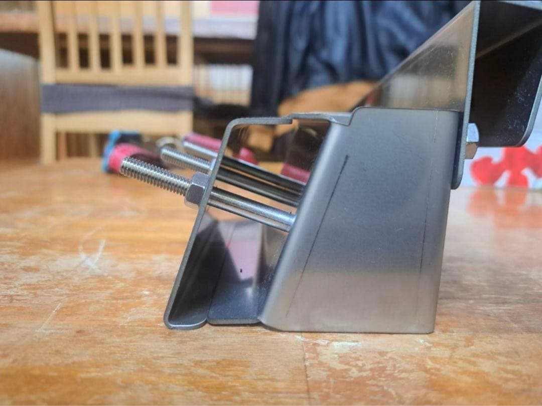 マツダND ロードスター　ナンバープレート左側オフセットステー